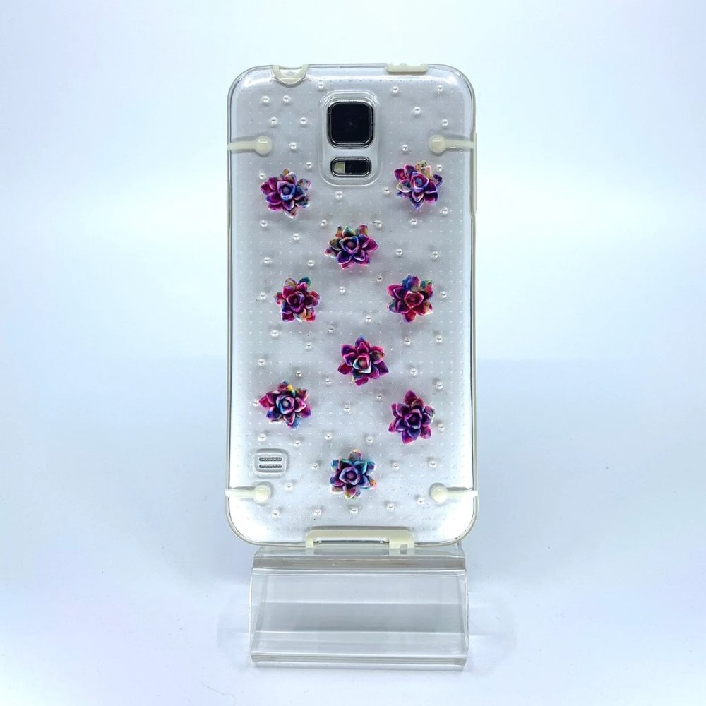 Galaxy S5 polycarbonate case. Unique Handmade. White rhinestones, pink flowers